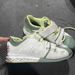 Reebok CrossFit lifters size 6